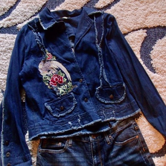 Jackets & Blazers - $10 SALE!!!!! EMBROIDERED DENIM JEAN JACKET